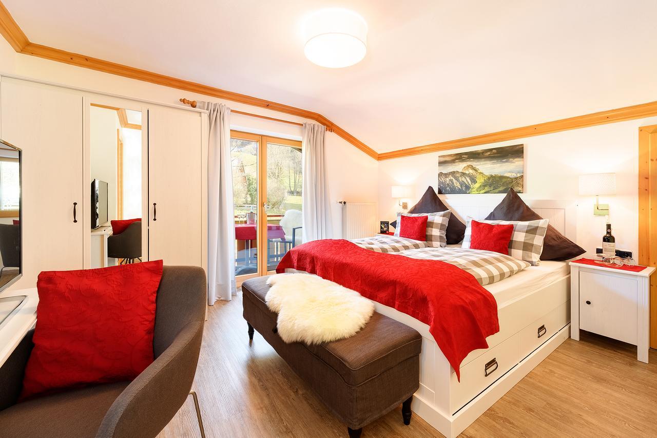 "Haus Berktold" - Annehmlichkeiten Von 4-Sterne Familien-Und Wellnesshotel Viktoria Koennen Mitbenutzt Werden Oberstdorf Exterior photo