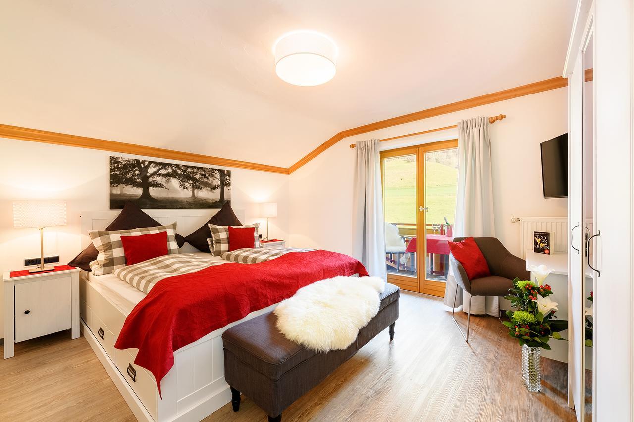 "Haus Berktold" - Annehmlichkeiten Von 4-Sterne Familien-Und Wellnesshotel Viktoria Koennen Mitbenutzt Werden Oberstdorf Exterior photo